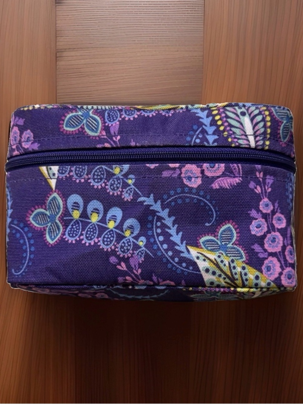 Vera Bradley Batik Leaves Med Cosmetic Bag Purple Floral Travel Makeup Bag - Picture 2 of 3
